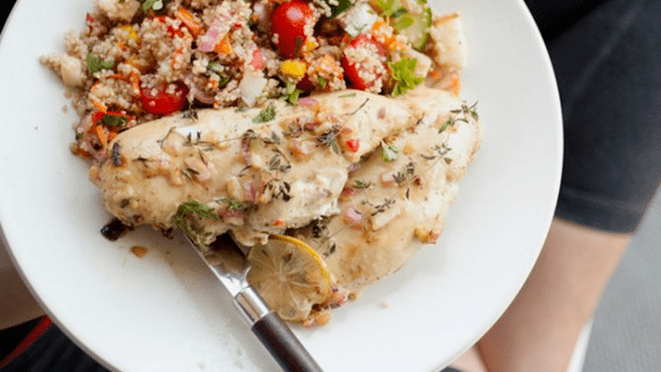losos s quinoa na proteinové dietě