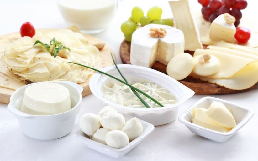Pátý den diety „6 okvětních lístků je věnován použití tvarohu, jogurtu a mléka. 
